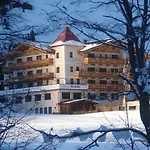 Alpinhotel Berghaus Szálloda