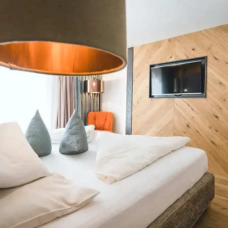 호텔 Alpinhotel Berghaus 턱스