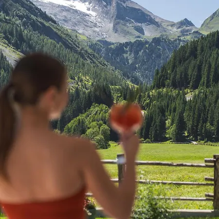 호텔 Alpinhotel Berghaus 턱스