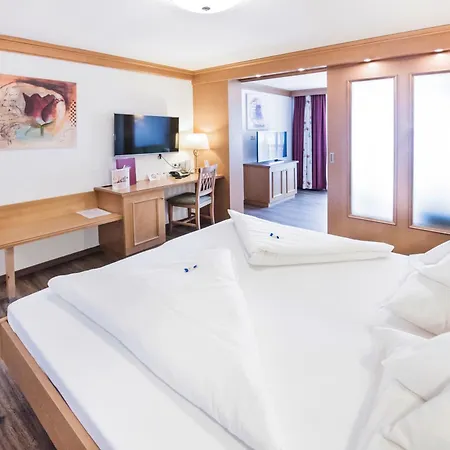 ホテル Alpinhotel Berghaus 4*