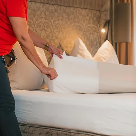 호텔 Alpinhotel Berghaus 4*