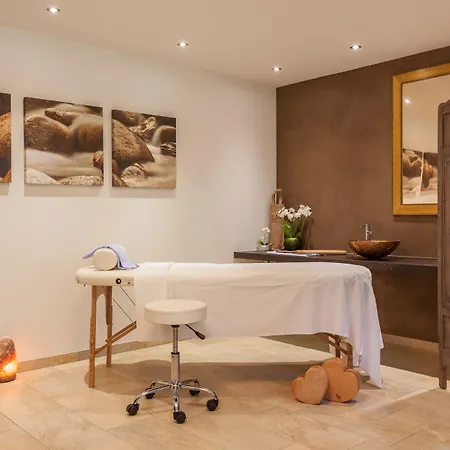 Hotel Alpinhotel Berghaus 4*