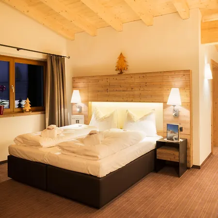 Alpinhotel Berghaus 턱스