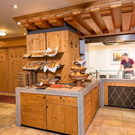 Alpinhotel Berghaus Hotel 4*