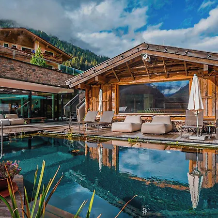 Alpinhotel Berghaus Hotel 4*