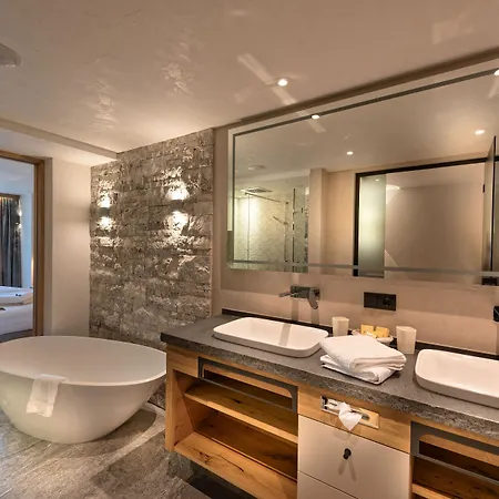 Hotel Alpinhotel Berghaus