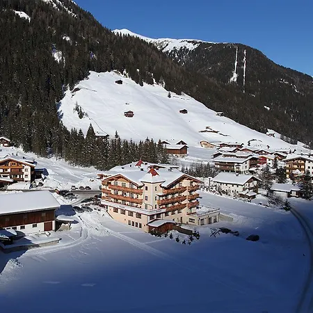 Alpinhotel Berghaus 4*