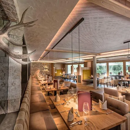 호텔 Alpinhotel Berghaus 턱스