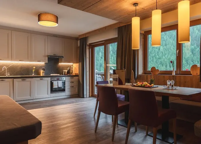 Hotel Alpinhotel Berghaus 4*