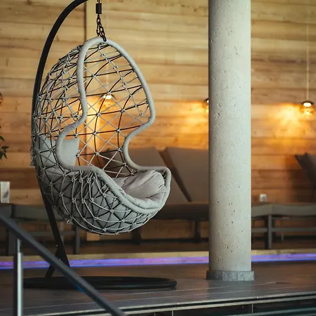 Alpinhotel Berghaus ホテル