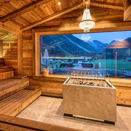 Alpinhotel Berghaus ホテル トゥクス