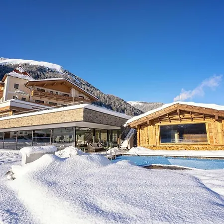 Alpinhotel Berghaus 4*