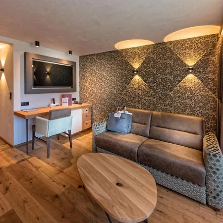 Alpinhotel Berghaus Hotel Tux