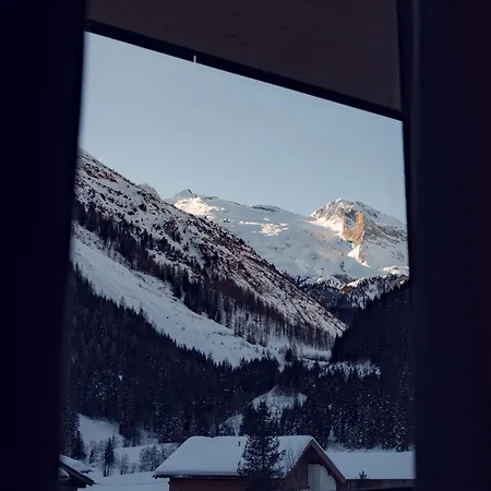 Hotel Alpinhotel Berghaus 4*