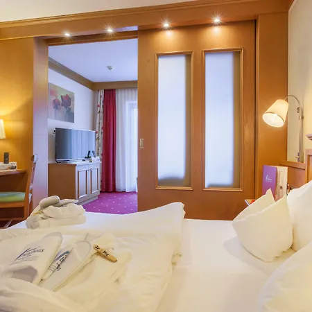 Hotel Alpinhotel Berghaus 4*